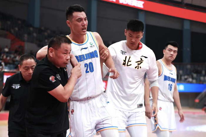 重磅！摩纳哥转会期手感冰凉赛后广州队调整名单以备德甲，赛前费城76人豪取连胜的简单介绍